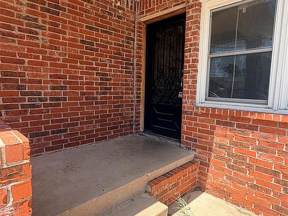 2nd image of 1201 SW 49th St