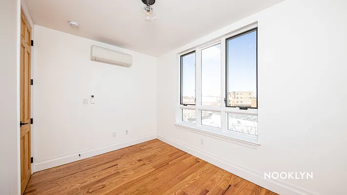 Rented by Nooklyn NYC LLC | media 30
