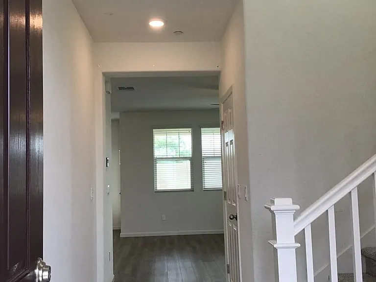 7105 Encore Way — Photo 2