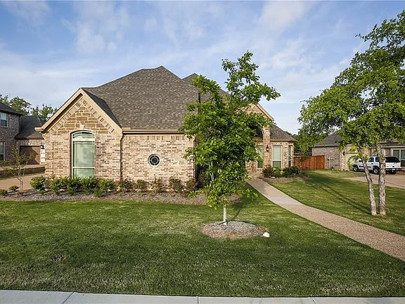 4th image of 657 Indian Creek Dr