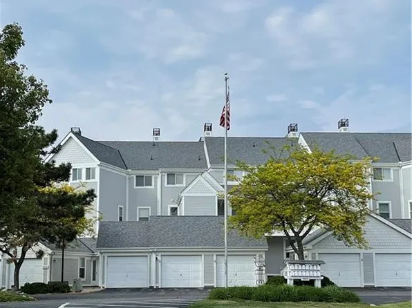 1923 Yacht Port Beach Rd APT G, Port Clinton, OH 43452