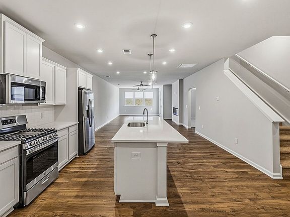 4th image of 148 Herrick Pl Lot 121