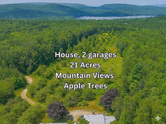 3rd image of 112 Hawk Mountain Road