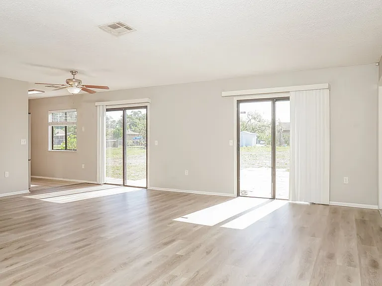 7574 Mesa St — Photo 5