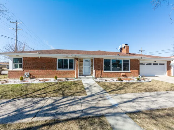 7610 Lavergne Ave, Skokie, IL 60077