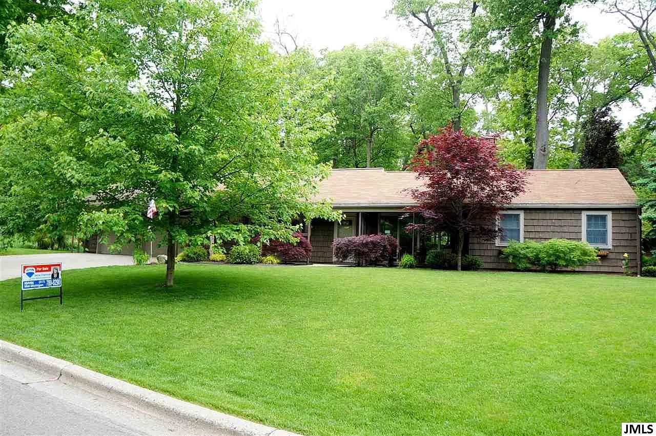 908 Briarcliff Rd photo 1