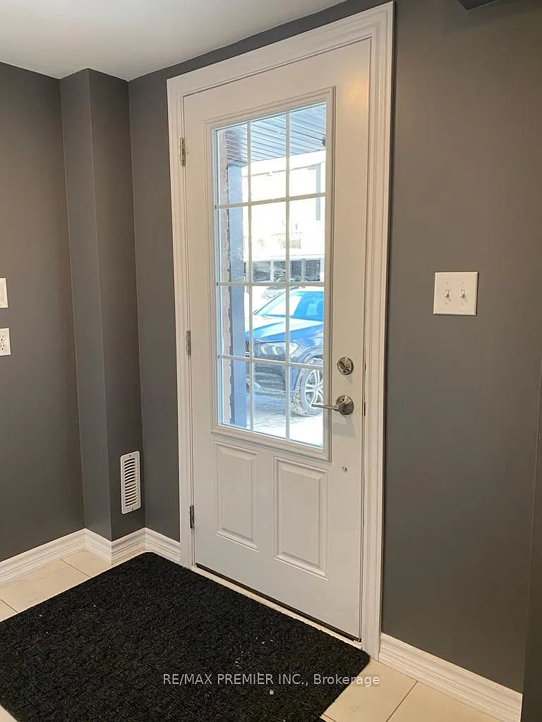 3 bed, $2,650 — Photo 2