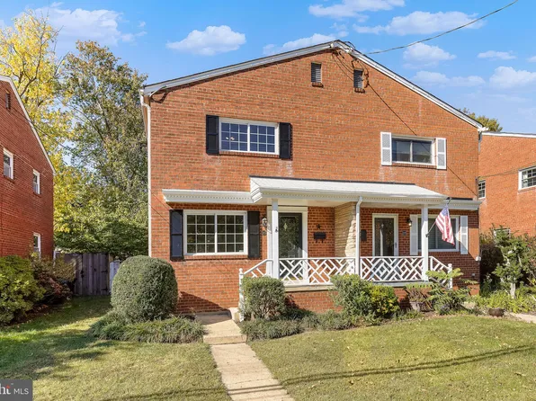 220 W Taylor Run Pkwy, Alexandria, VA 22314