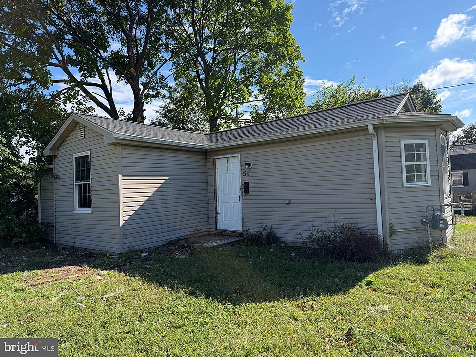 51 E Griffith St