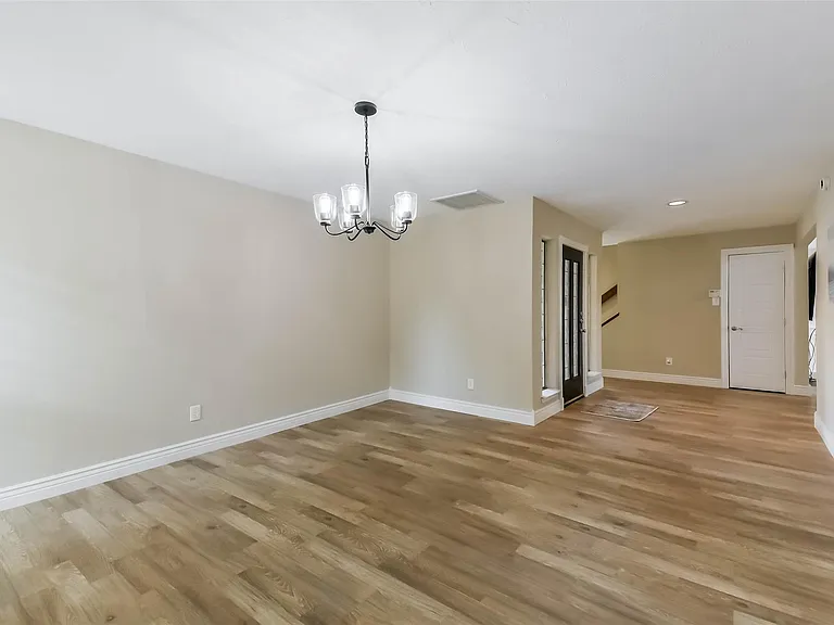3911 Cherry Forest Dr — Photo 17
