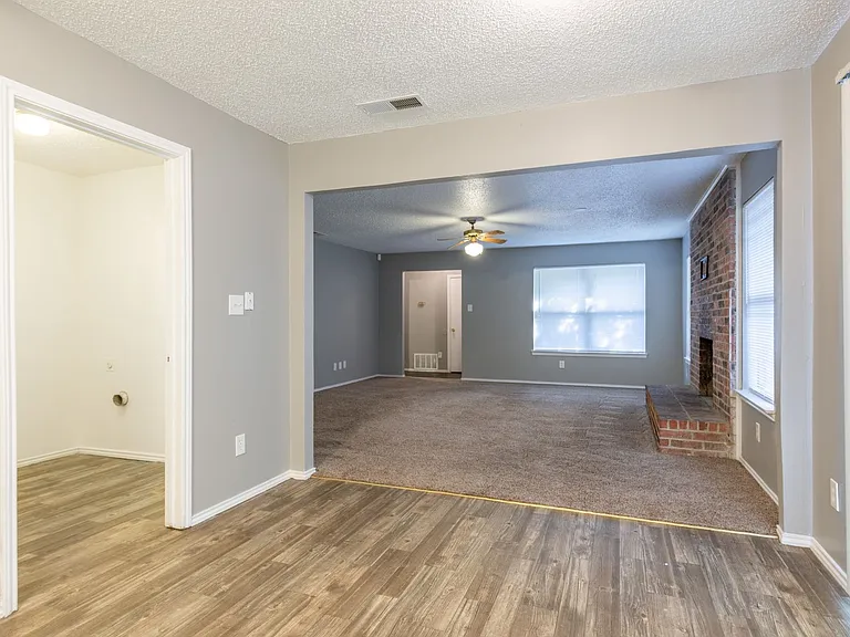 4605 & 4607 Menzer Rd — Photo 15