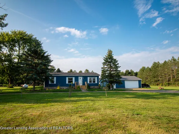 2450 W Hyde Rd, Saint Johns, MI 48879