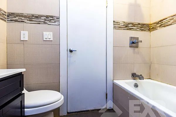 Rented by EXR | media 5