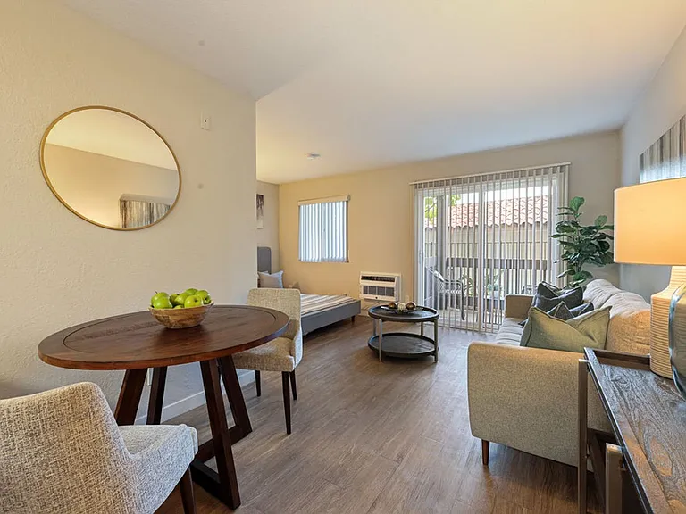 Mesa Palms Apartments — Photo 27