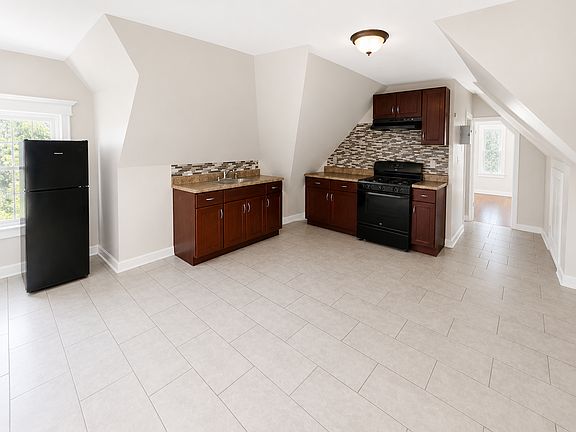 3rd image of 841-843 S 12th St #3