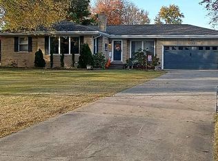 2728 Saint George Rd, Evansville, IN 47711