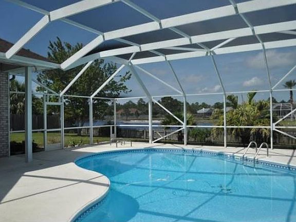 Large Screened-in Lanai