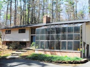 14 Overlook Dr, Amherst, MA 01002