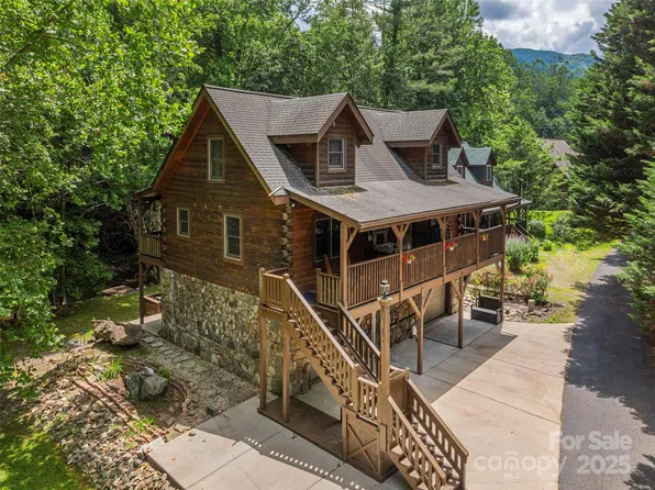 15 Breezy Creek Ln, Maggie Valley, NC 28751