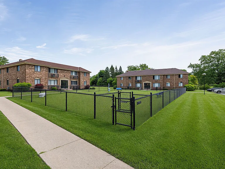 Stone Point Apartments Dog Park