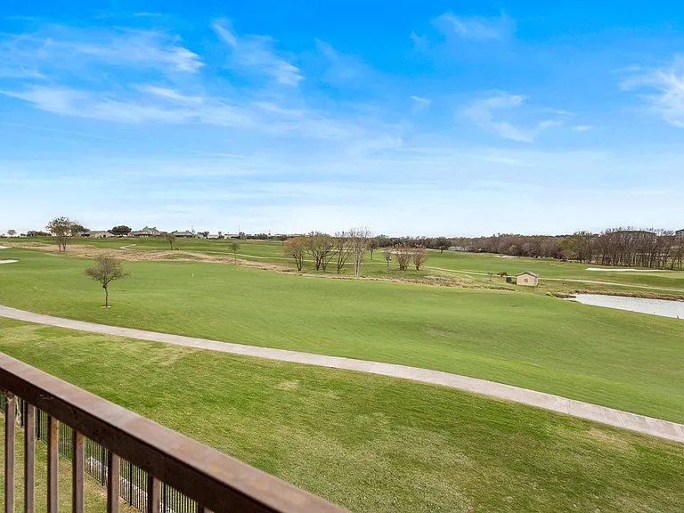 Golf course and other stunning views available!