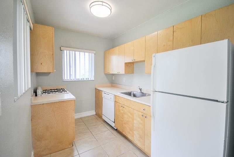 2nd image of 10200 E Bay Harbor Dr