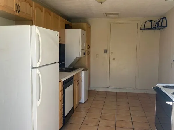 8258 Warren Vista Ave #B, Yucca Valley, CA 92284