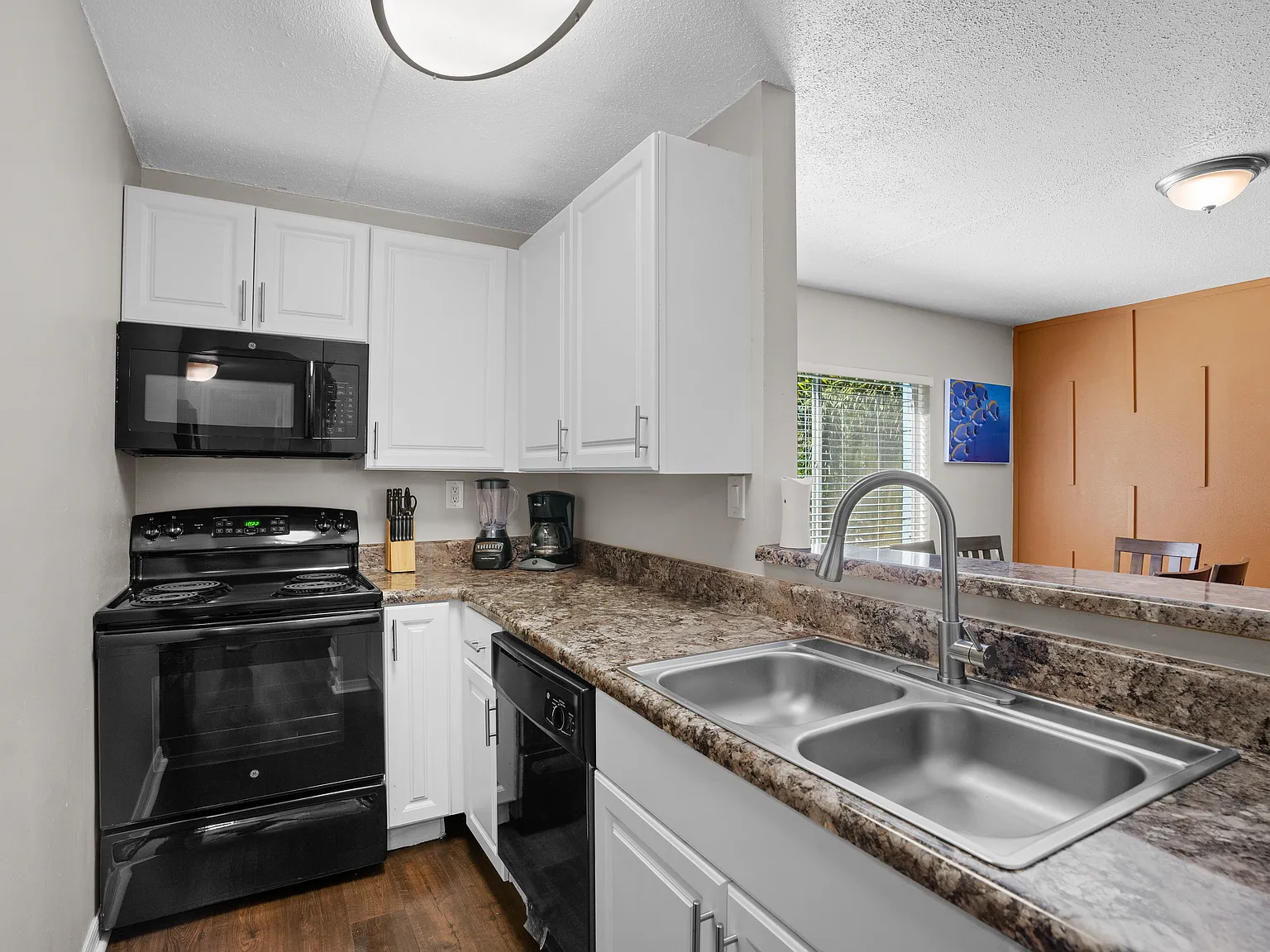 1 bed, 650 sqft, $1,690 — Photo 4