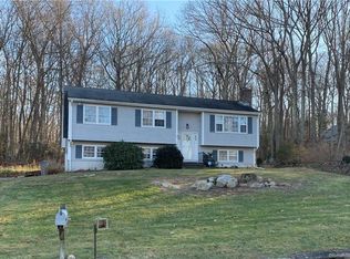 28 Wayne Dr, East Lyme, CT 06333