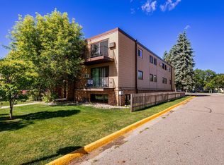 1219 7th St S APT 5, Moorhead, MN 56560