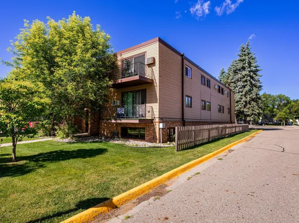 1219 7th St S APT 5, Moorhead, MN 56560