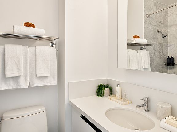 5th image of 235 W 56th St APT 36B