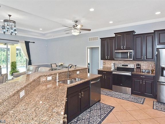 3rd image of 2549 Ashbury Cir