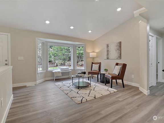 4th image of 11415 146th Avenue Ct NW