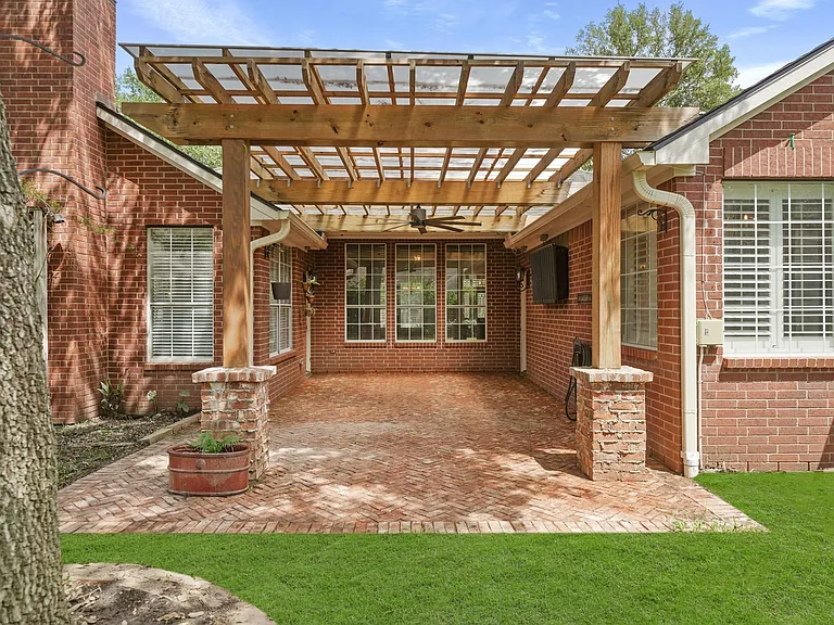 1207 Wildewood Ct — Photo 44