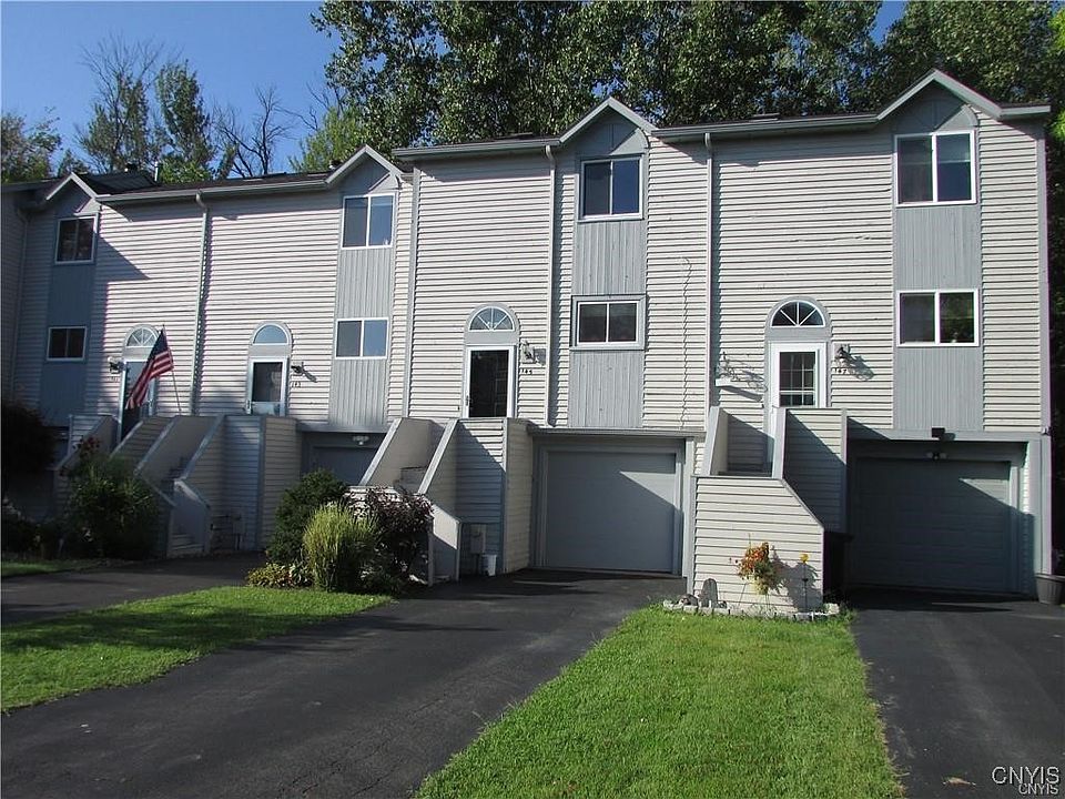 1st image of 145 Iron Oak Cir
