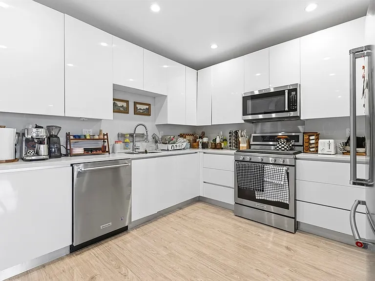 145 Newbury Ave #15 — Photo 6