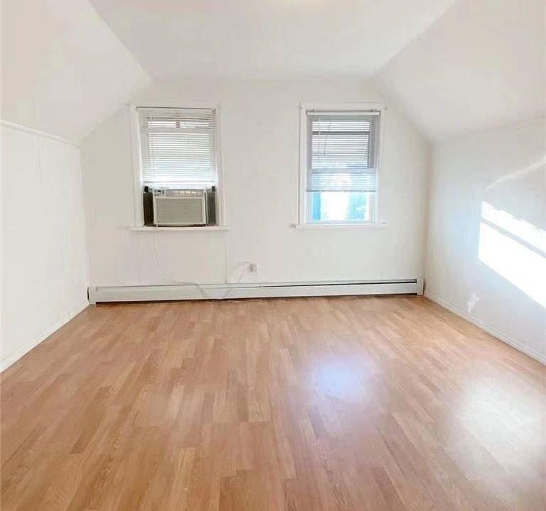 2nd image of 4338B 189th St Unit 2