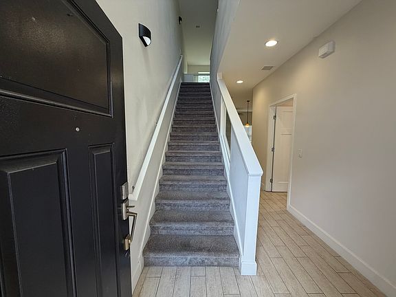 3rd image of 2104 Penny Ln