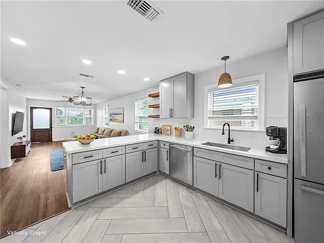 1227 Cook St — Photo 4