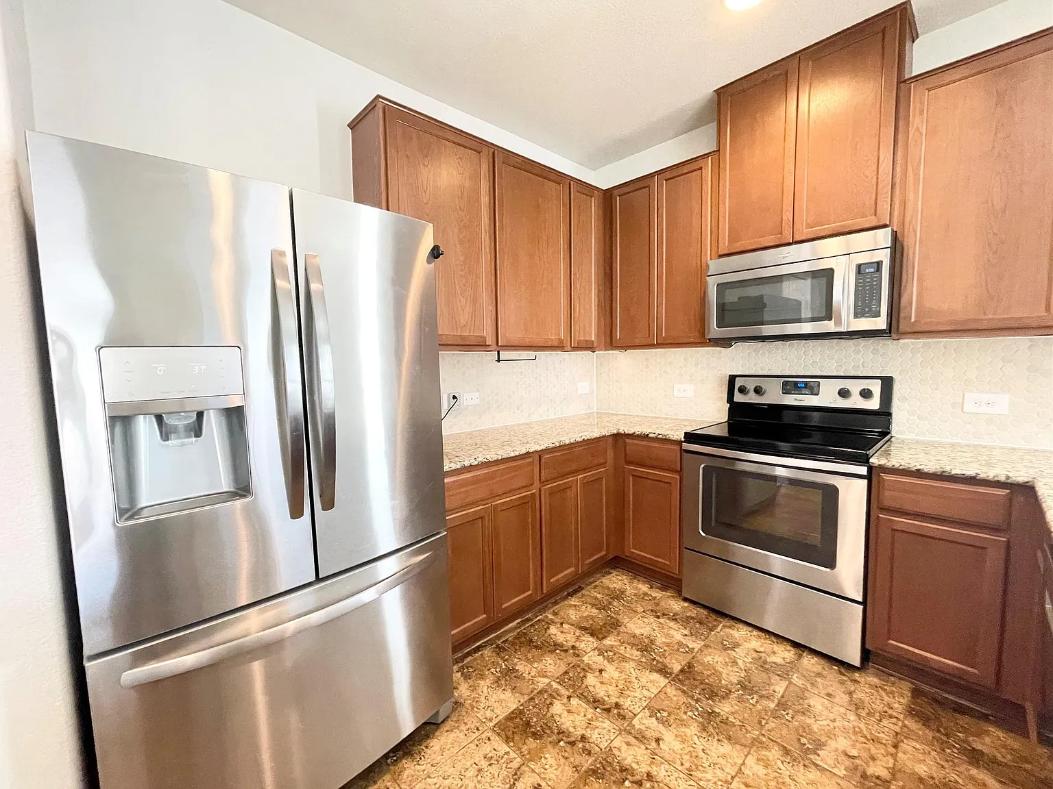 3 bed, 2.0 bath, 1684 sqft, $1,950 — Photo 4