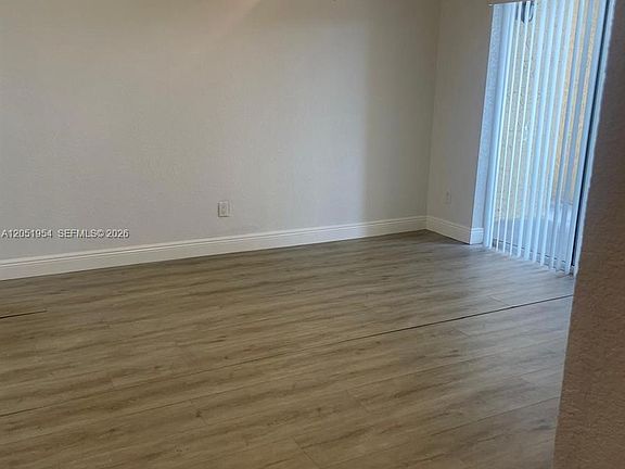 3rd image of 927 Riverside Dr APT 320
