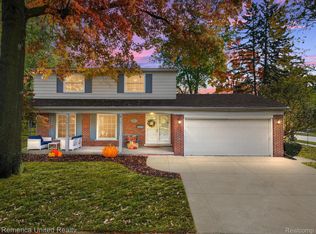 15722 Woodside St, Livonia, MI 48154