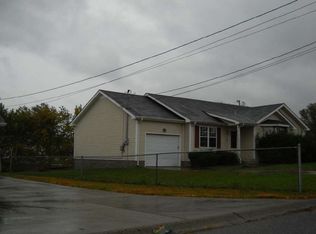 100 Wassom Ct, Oak Grove, KY 42262