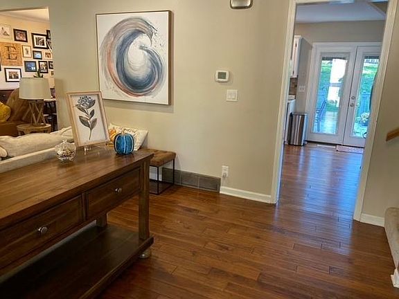 3rd image of 3410 W Colony Sq