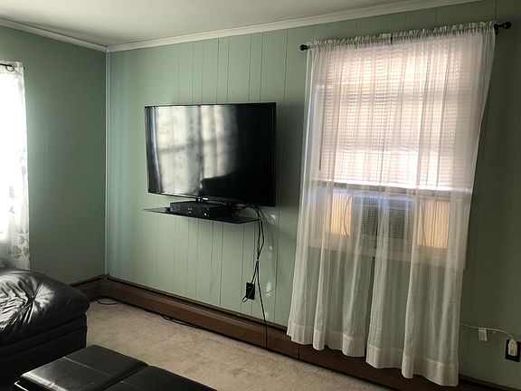 4th image of 79 Chimney Ln