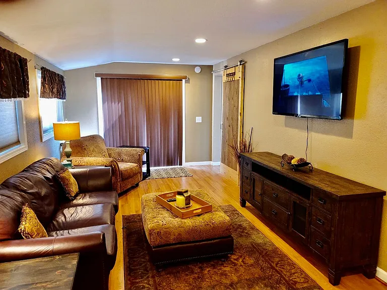 4616 Peck Dr — Photo 10