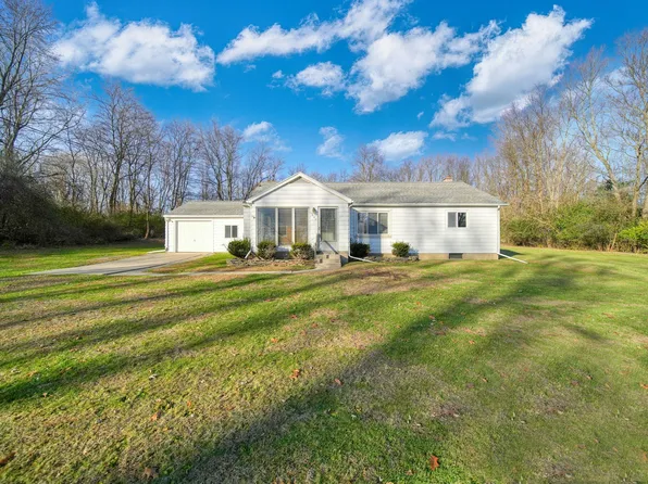 4842 Woodville Rd, Jackson, MI 49201