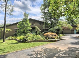 4729 Mountain View Rd, Harrisburg, PA 17110