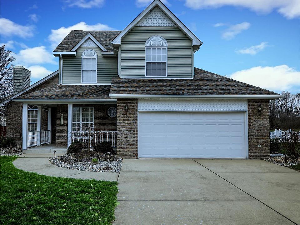 1st image of 210 Arlington Dr